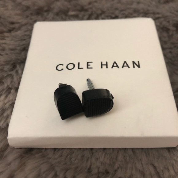 Shoes - Picture 5 of 7